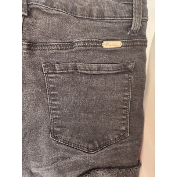 KanCan Shorts Womens Sz Medium Cut Off Black Denim Casual High Rise Distressed - Picture 4 of 8